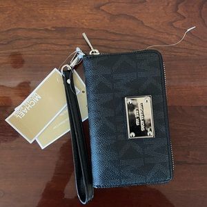 Michael Kors Wristlet